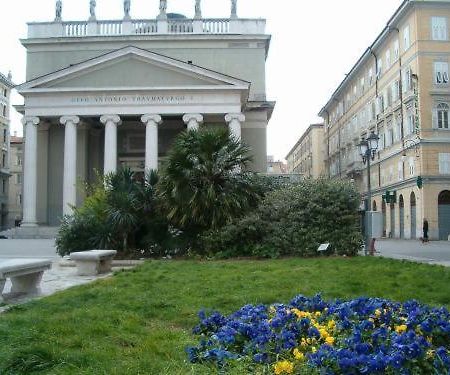 Hotel Centrale Trieste Esterno foto
