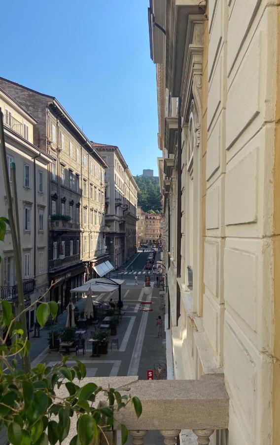 Hotel Centrale Trieste Esterno foto