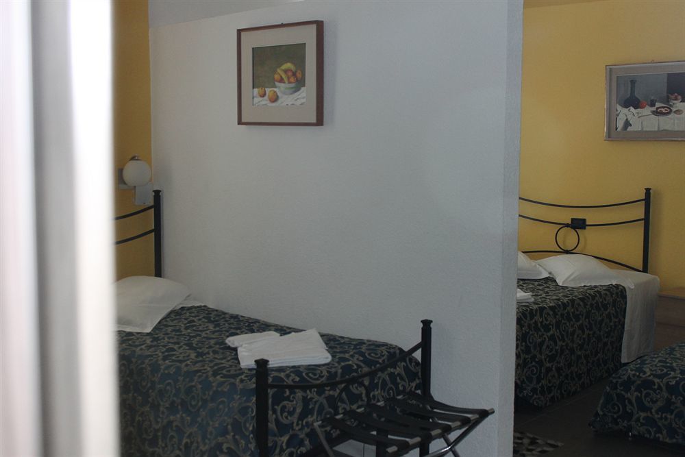 Hotel Centrale Trieste Esterno foto